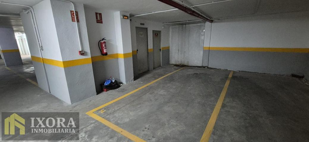 Se Vende Plaza de Garaje en Paseo de Linarejos photo 0