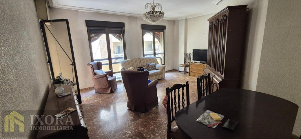 Se Vende Piso Céntrico en Linares photo 0