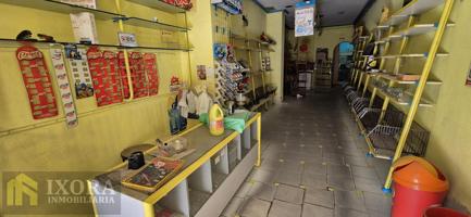 Gran Local en Venta en Paseo de Linarejos photo 0