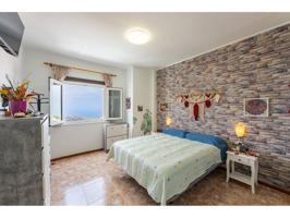 Exclusiva vivienda con amplia terraza, azotea privativa y vistas al mar y al Teide photo 0