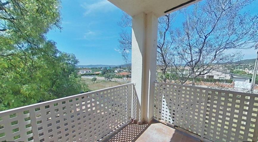 Espaciosa Chalet Adosada en Venta en Sant Jaume dels domenys (Tarragona) photo 0