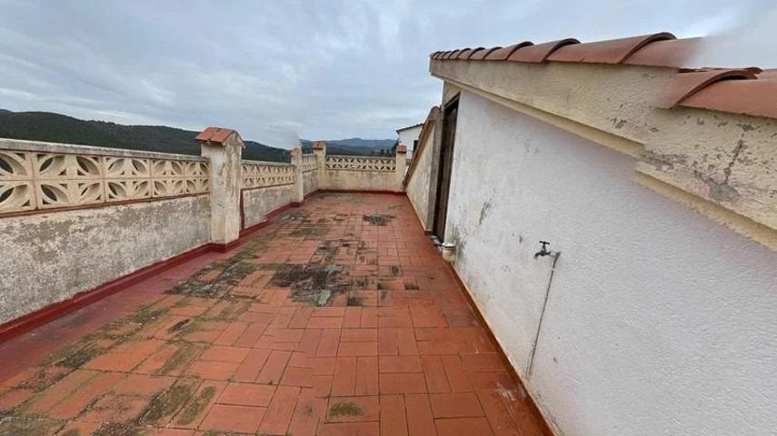 🏠 Espaciosa casa en venta en La Bisbal del Penedès, Tarragona photo 0