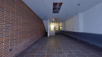 Local comercial en venta en el centro de Cubelles (Barcelona) photo 0