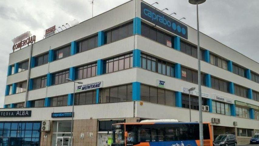 Local en venta en Calle M. Carrasco Formiguera – Tàrrega (Lleida) photo 0