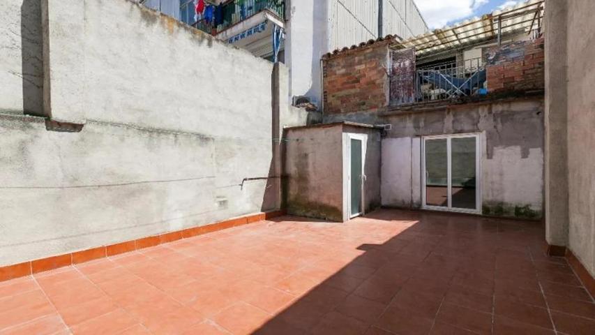 VENTA ESPECIAL PARA INVERSORES - Vivienda ocupada en venta en Rubi calle San Jose photo 0