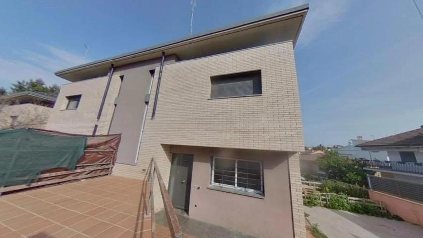 VENTA ESPECIAL PARA INVERSORES - Vivienda ocupada en venta en calle Grecia de Terrassa photo 0