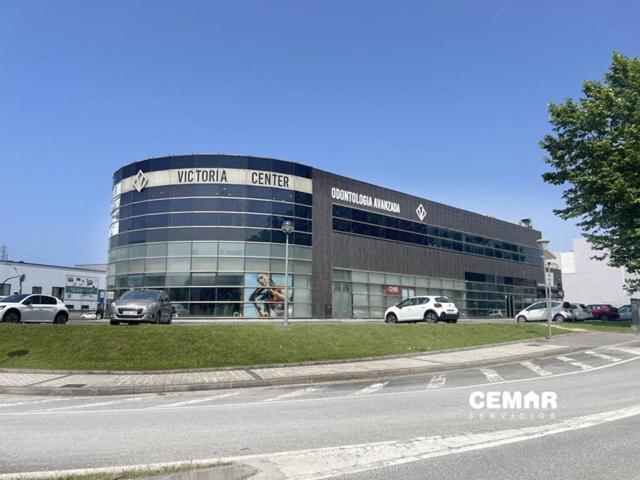 Magnífico Local-Despecho u otros usos, muy visible y con grandes ventanales photo 0