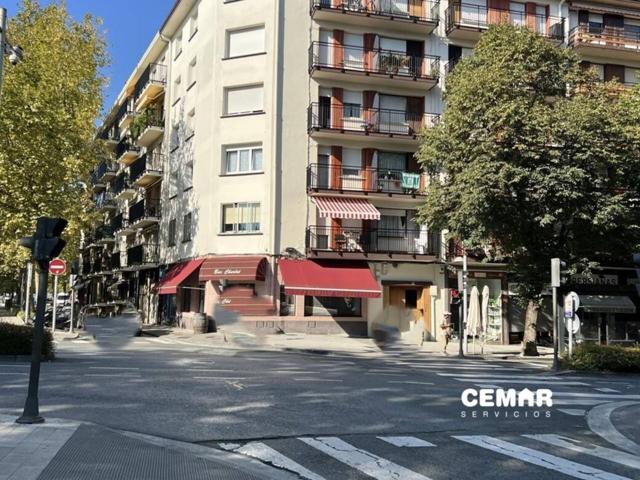 https:--cemarservicios.com-property-local-comercial-en-perfecta-ubicacion-esquina-avd-navarra- photo 0