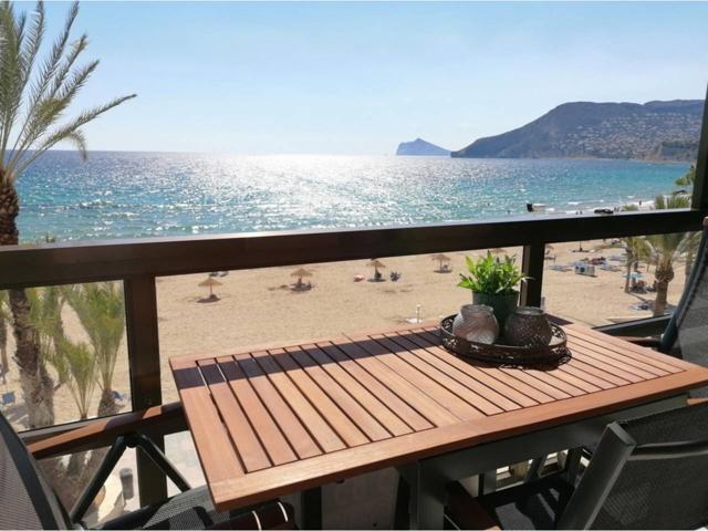 CALPE, APARTAMENTO PRIMERA LINEA PLAYA CON PISCINA photo 0