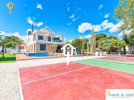 CHALET DE LUJO EN VENTA EN VISTAHERMOSA, ALICANTE – 8 HABITACIONES, PISCINA, GARAJE Y JARDÍN PRIVADO photo 0