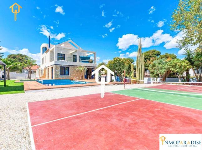CHALET DE LUJO EN VENTA EN VISTAHERMOSA, ALICANTE – 8 HABITACIONES, PISCINA, GARAJE Y JARDÍN PRIVADO photo 0