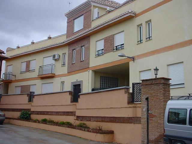 PISO IDEAL PARA INVERSION EN HUETOR VEGA photo 0