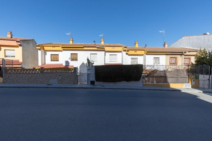 CASA ADOSADA EN IZNALLOZ photo 0