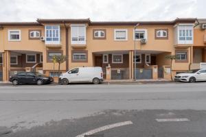 Unifamiliar Pareada En venta en San Cayetano, Churriana De La Vega photo 0