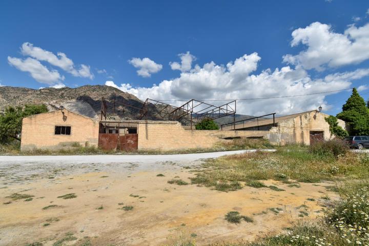 Nave industrial en el paraje del Ginatar, Dúrcal, a escasos metros del pabellón deportivo. photo 0