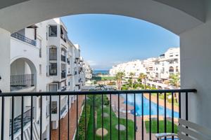 SALOBREÑA-PISO JUNTO A LA PLAYA. TRES DORMITORIOS,DOS BAÑOS Y GARAJE photo 0