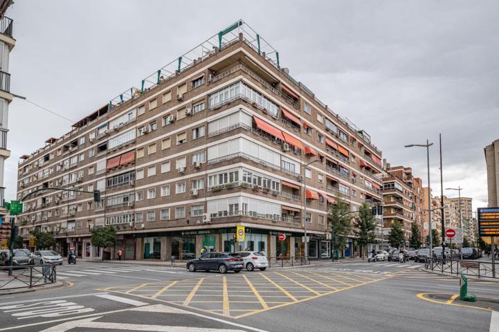 Piso en Méndez Núñez con cochera en el mismo edificio photo 0