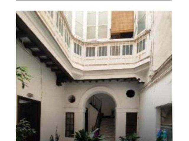 AMPLIA VIVIENDA CÁDIZ CENTRO photo 0