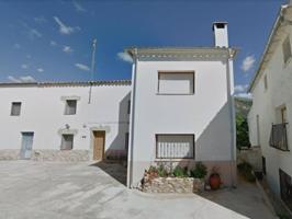 Casa en venta en Yeste photo 0