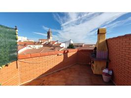 Encanto Urbano: Residencia Céntrica con Gran Terraza, Patio Auxiliar y Chimenea en Travesía de Hondorrio 1, Colmenar Vie photo 0