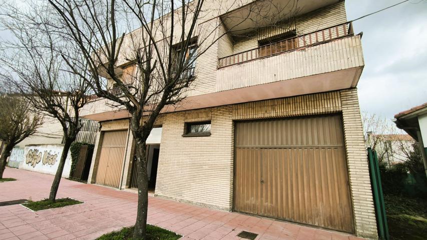 Villa En venta en Vitoria-Gasteiz photo 0