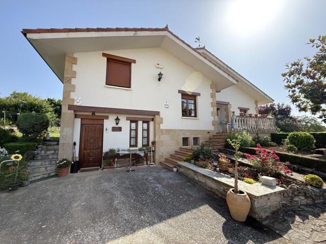 Villa En venta en Vitoria-Gasteiz photo 0