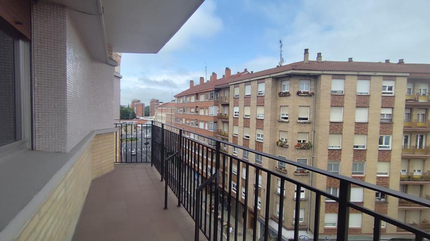 Piso En venta en Vitoria-Gasteiz photo 0