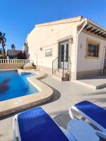 Bungalow con piscina propia en Orihuela costa photo 0