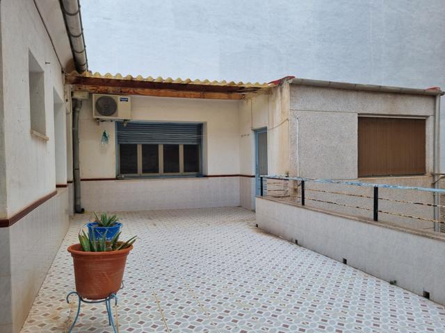 SE VENDE PISO MUY AMPLIO EN MONOVAR photo 0