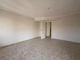 SE VENDE PISO EN MONÓVAR CASI REFORMADO photo 0