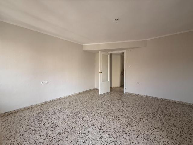 SE VENDE PISO EN MONÓVAR CASI REFORMADO photo 0