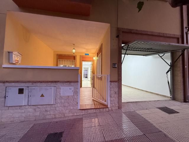 SE VENDE ADOSADO EN SAX (ALICANTE) OPORTUNIDAD photo 0