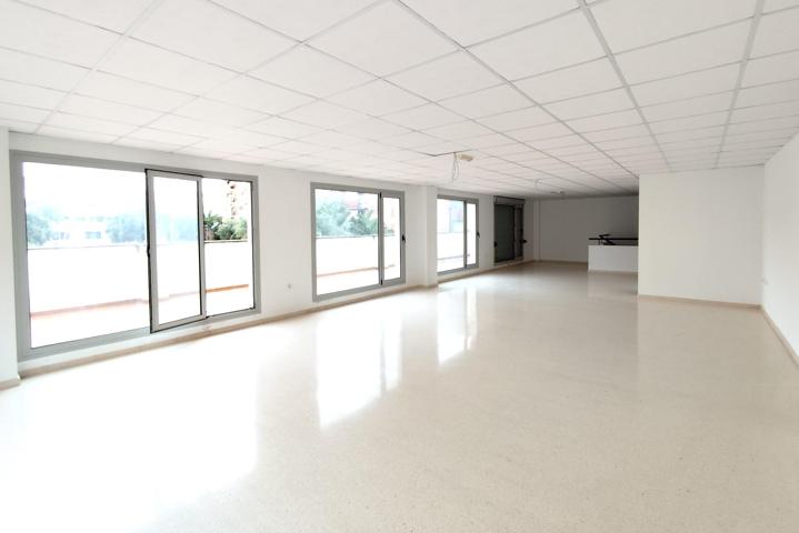 LOCAL COMERCIAL A ESTRENAR photo 0