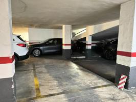 Plaza de parking en Maestro Rodrigo photo 0