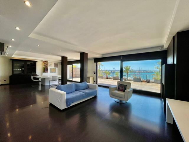 Espectacular piso a primera línea en puerto alcudia photo 0