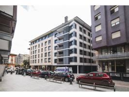 Última vivienda en bajo cubierta con terraza y solárium. photo 0