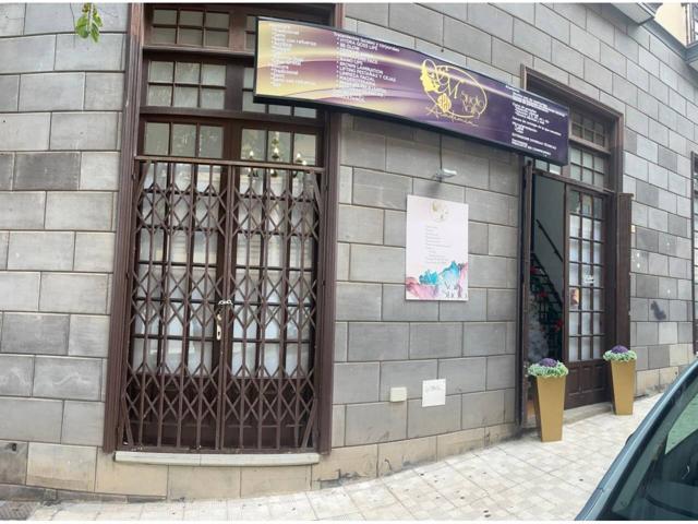 Traspaso academia,peluqueria y estetica en Puerto de la Cruz, Tenerife photo 0