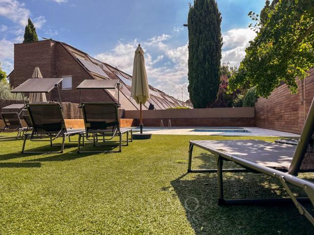 Casa adosada de 188 m² en Sant Cugat, a 1 minuto de los Ferrocarriles Catalanes! photo 0