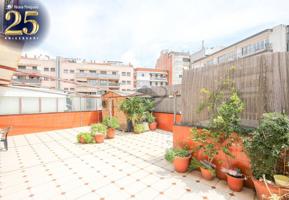 CÉNTRICA VIVIENDA CON TERRAZA DE 60 METROS photo 0
