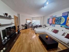PISO DE 4 HABITACIONES CON PARQUING EN CREU ALTA photo 0