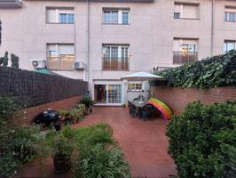 Magnífica casa adosada con Patio de 50m y Garaje doble photo 0