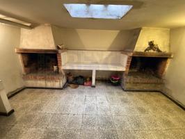 Local En venta en Anguciana photo 0
