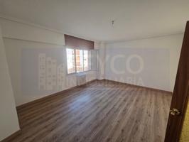 Piso En venta en Jesuitas, Logroño photo 0