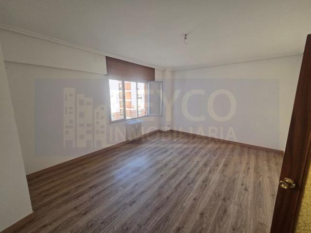 Piso En venta en Jesuitas, Logroño photo 0