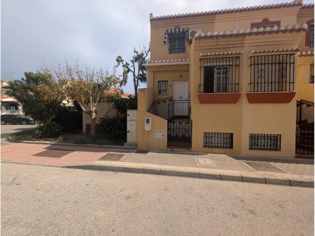 Se Vende casa adosada a cincuenta metros de la playa en Salobreña photo 0