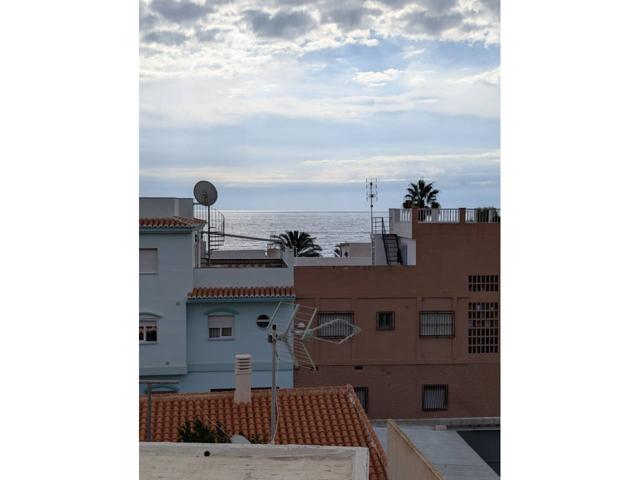 SE VENDE CASA EN CALAHONDA A 150 METROS DE LA PLAYA CON TERRAZA EN LA PLANTA SUPERIOR Y VISTAS MAGNIFICAS VISTAS AL MAR. photo 0