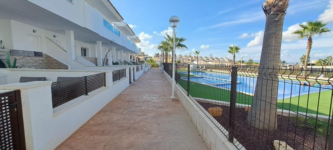 Exclusivo Chalet Adosado en Condominio Privado con Vistas al Mar y a la Laguna Rosa photo 0