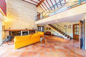 Chalet en venta en Elda, Alicante photo 0