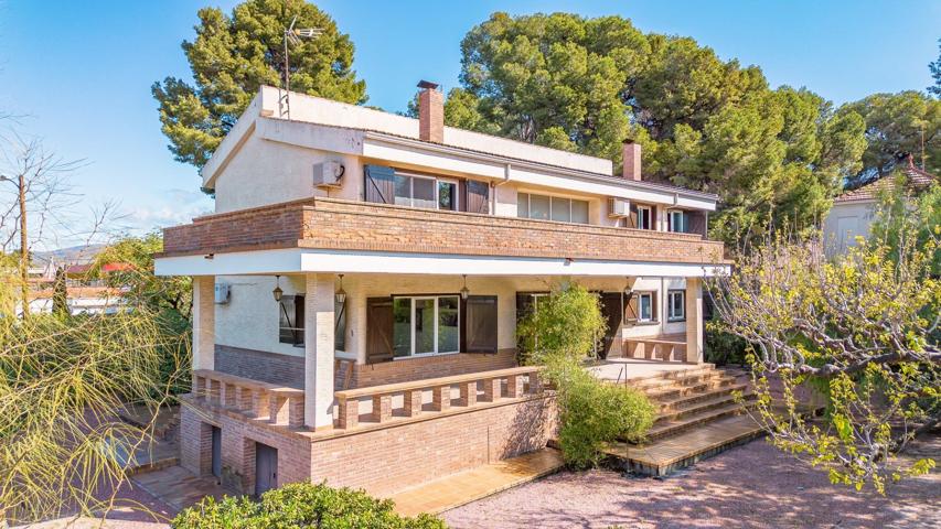 Chalet en venta en Elda photo 0