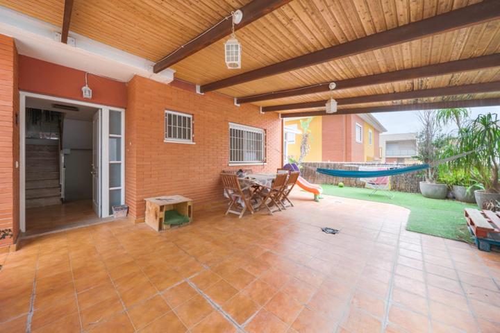 Espléndido Adosado en Montepinar: Espacios Amplios y Luminosos para Disfrutar photo 0